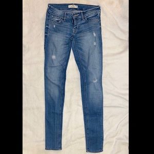 Hollister ripped skinny jeans